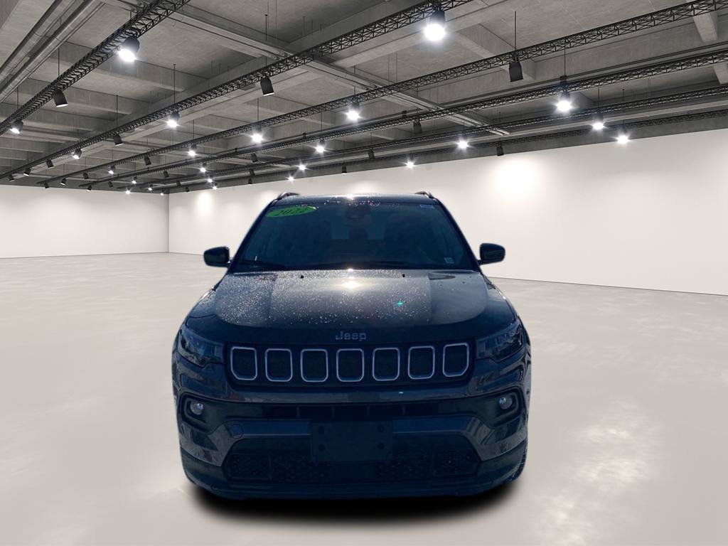 Used 2022 Jeep Compass Latitude w/ Convenience Group AWD/4WD image 2