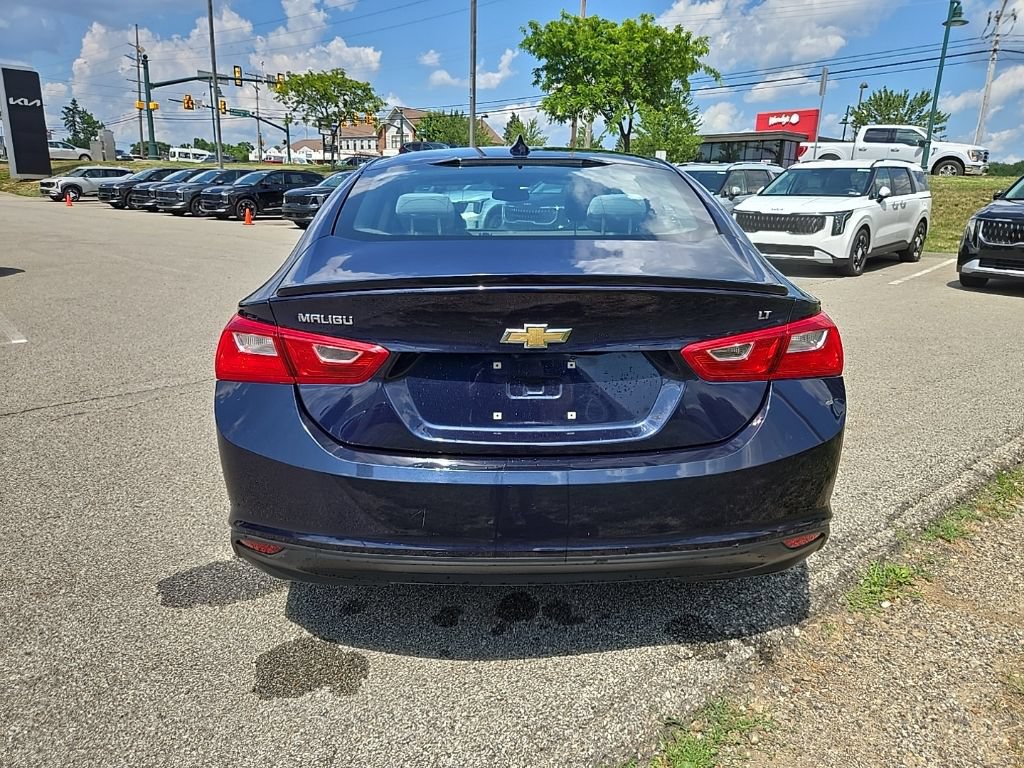Used 2017 Chevrolet Malibu LT FWD image 6