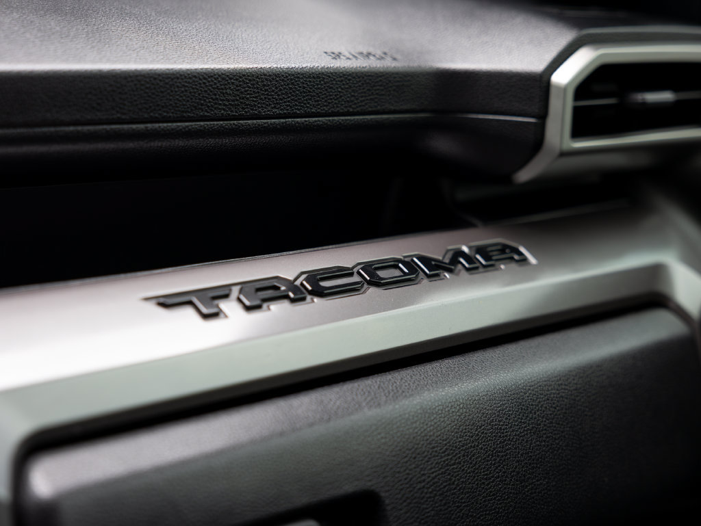 Certified 2024 Toyota Tacoma SR5 AWD/4WD image 19