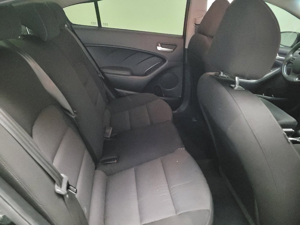 Used 2017 Kia Forte LX image 19