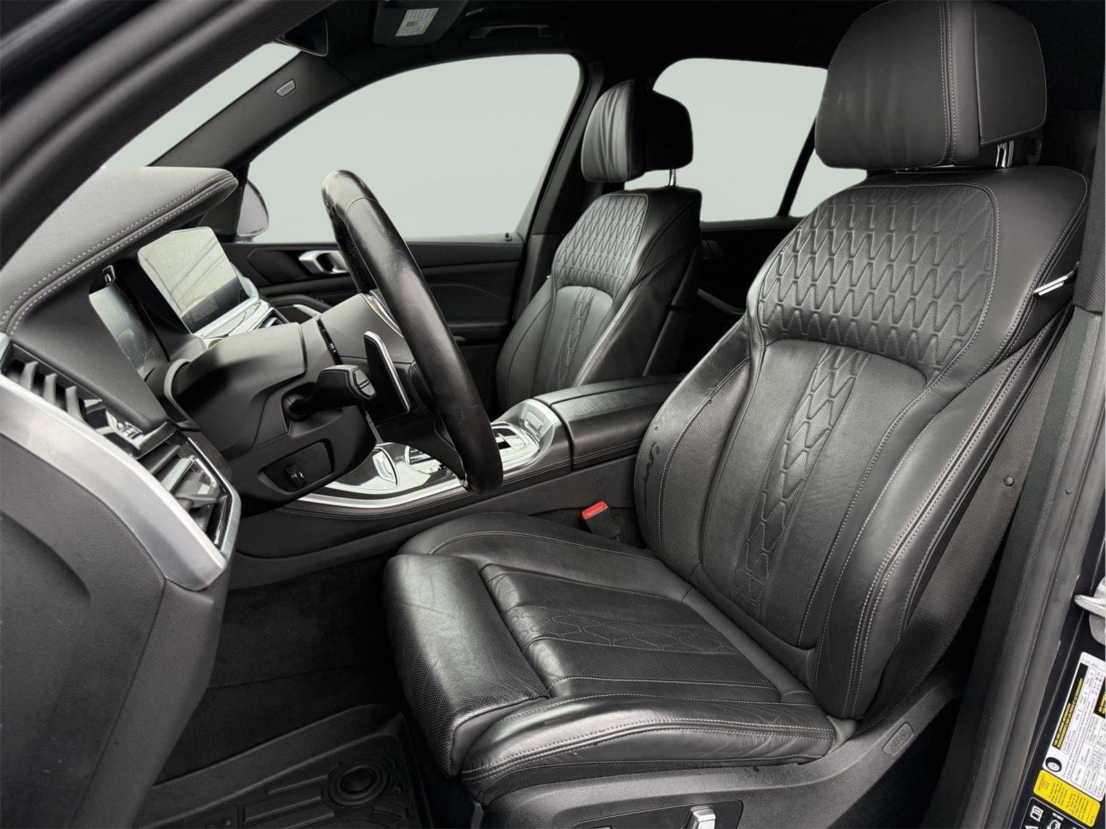 Used 2022 BMW X5 M50i image 12