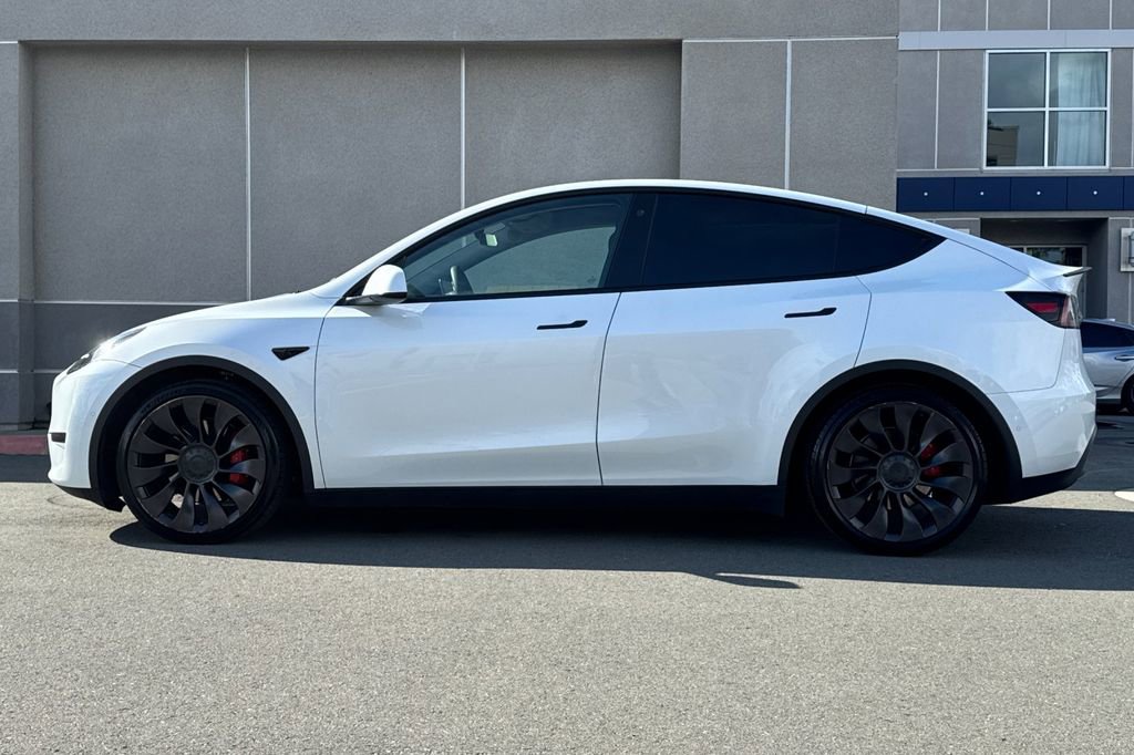 Used 2022 Tesla Model Y Performance AWD/4WD image 7