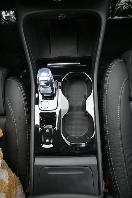 Used 2023 Volvo XC40 B4 Plus w/ Protection Package Premier image 10