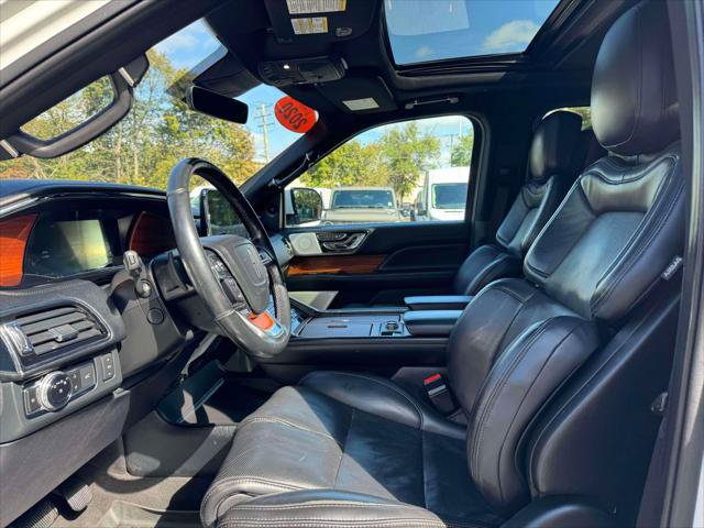 Used 2020 Lincoln Navigator L Reserve w/ Equipment Group 208A Reserve AWD/4WD image 16
