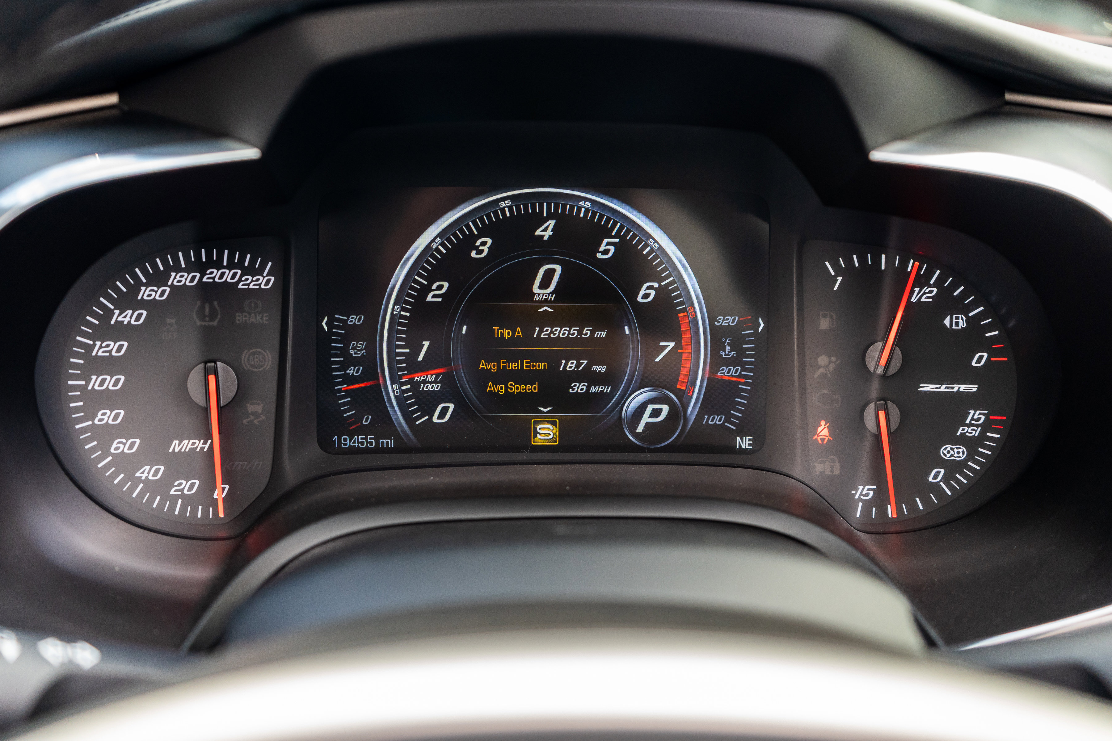 Used 2016 Chevrolet Corvette Z06 w/ 3LZ Preferred Equipment Group RWD image 18