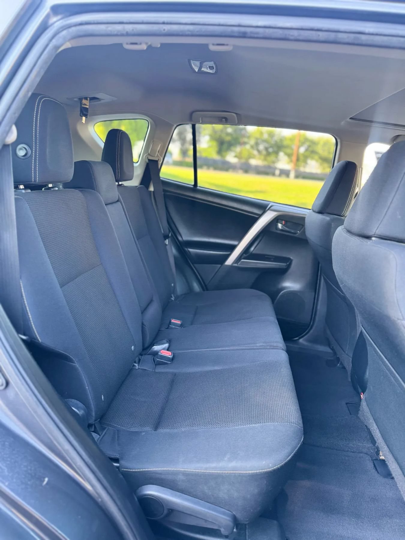 Used 2018 Toyota RAV4 XLE w/ Carpet Mat Package FWD image 45