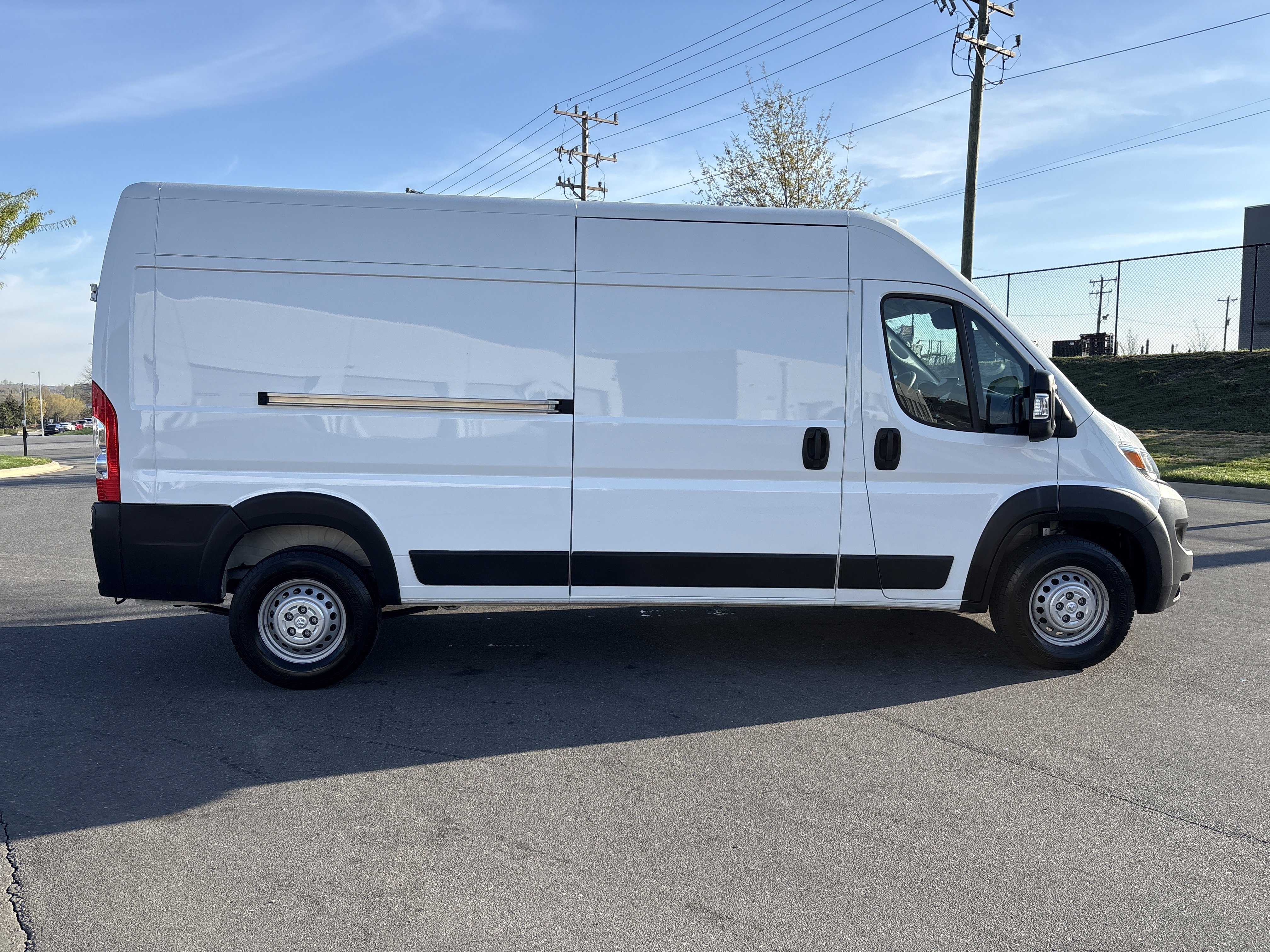 Used 2024 RAM ProMaster 2500 w/ Premium Convenience Group image 10