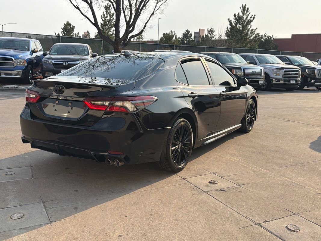 Used 2022 Toyota Camry SE w/ Carpet Mat Package (TMS) image 5