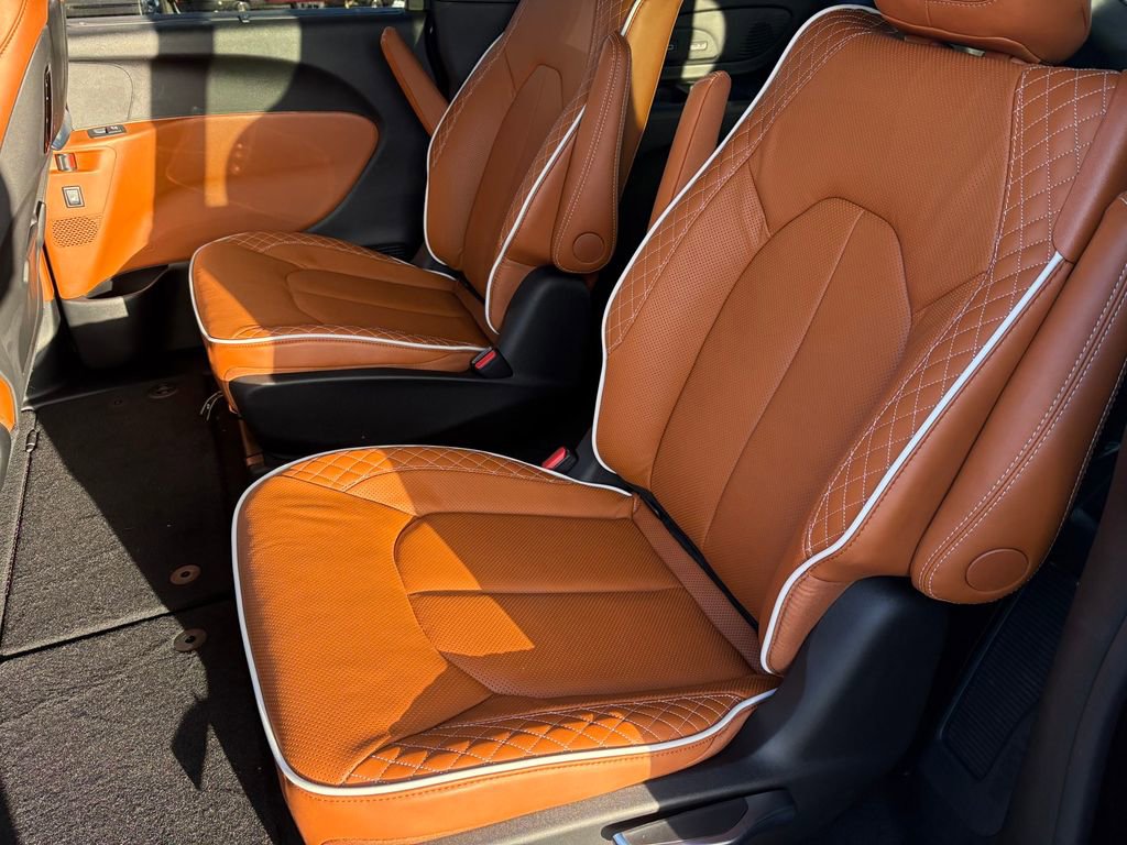 New 2026 Chrysler Pacifica Pinnacle w/ Trailer Tow Group image 34