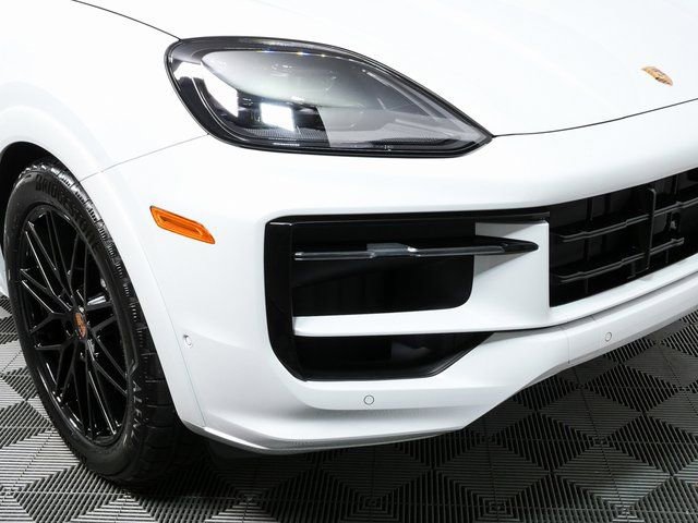 New 2026 Porsche Cayenne GTS image 39