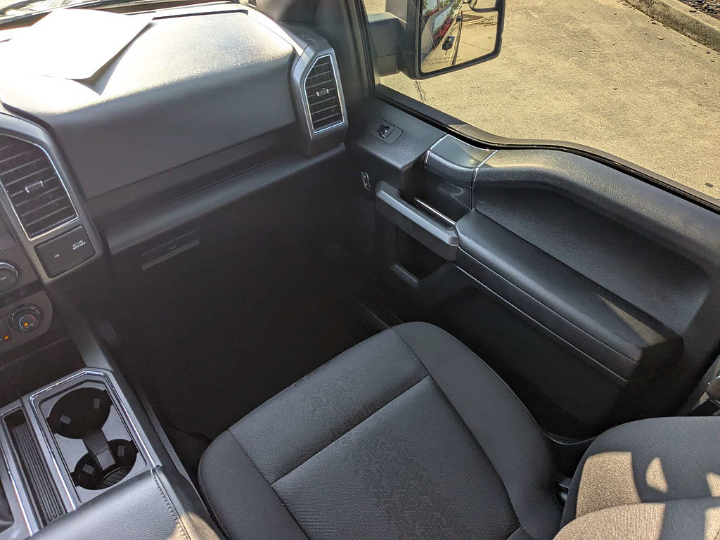 Used 2020 Ford F150 XLT w/ Equipment Group 302A Luxury AWD/4WD image 17