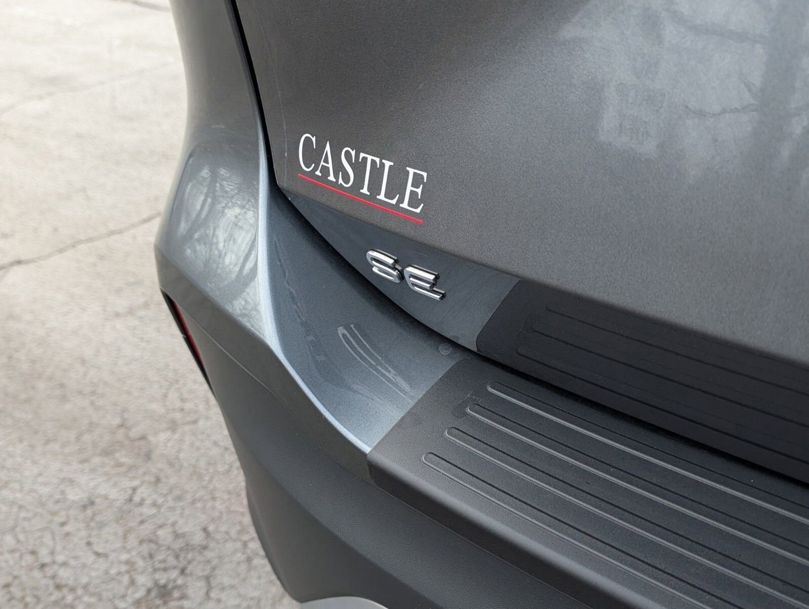 Used 2025 Volkswagen Tiguan SE AWD/4WD image 13