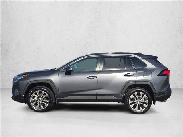 Used 2019 Toyota RAV4 XLE Premium w/ Cold Weather Package AWD/4WD image 9
