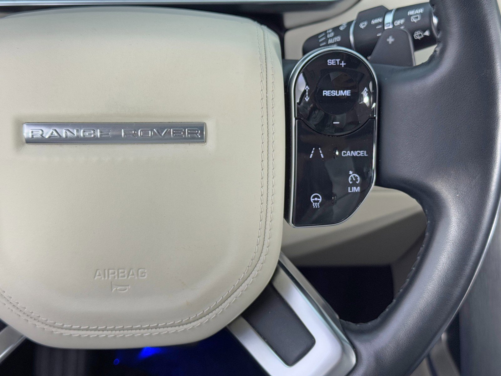 Used 2021 Land Rover Range Rover P525 Westminster Edition image 24