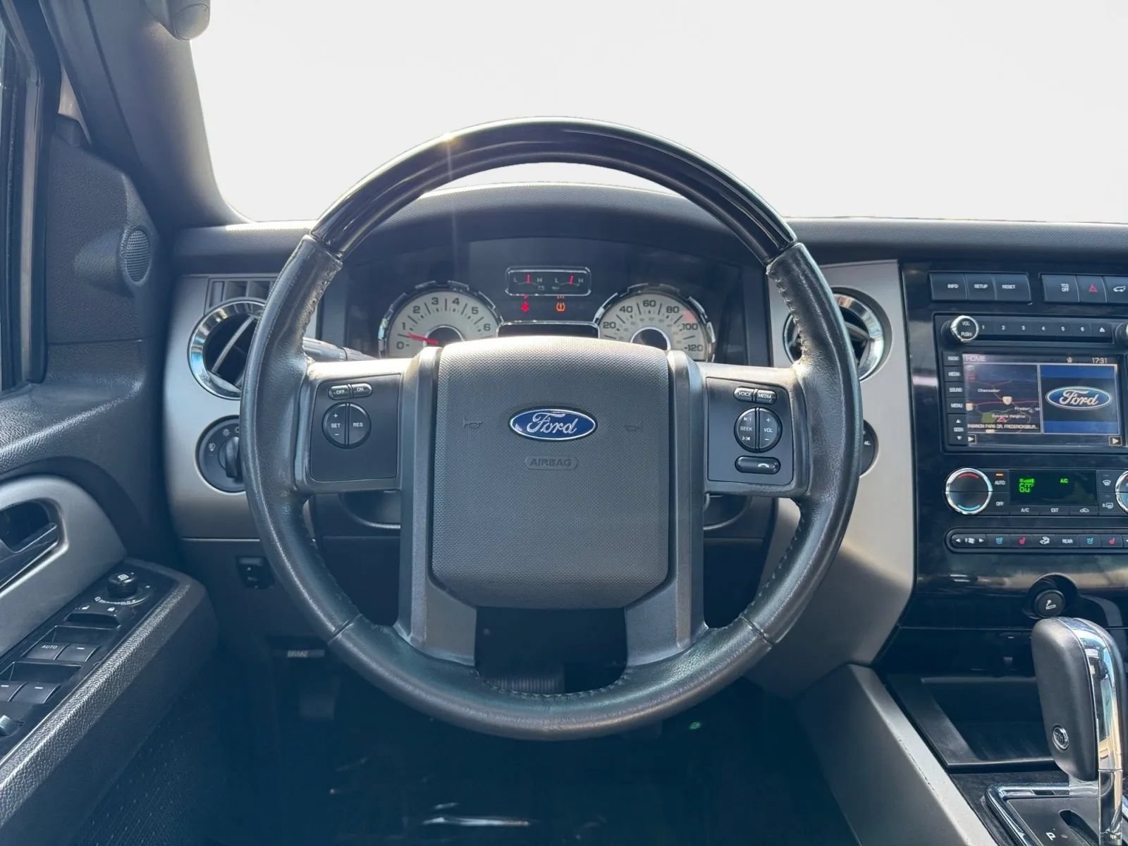 Used 2014 Ford Expedition Limited w/ Equipment Group 301A AWD/4WD image 15
