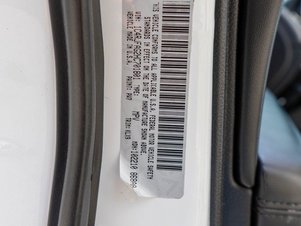 Used 2017 Jeep Grand Cherokee Altitude image 39