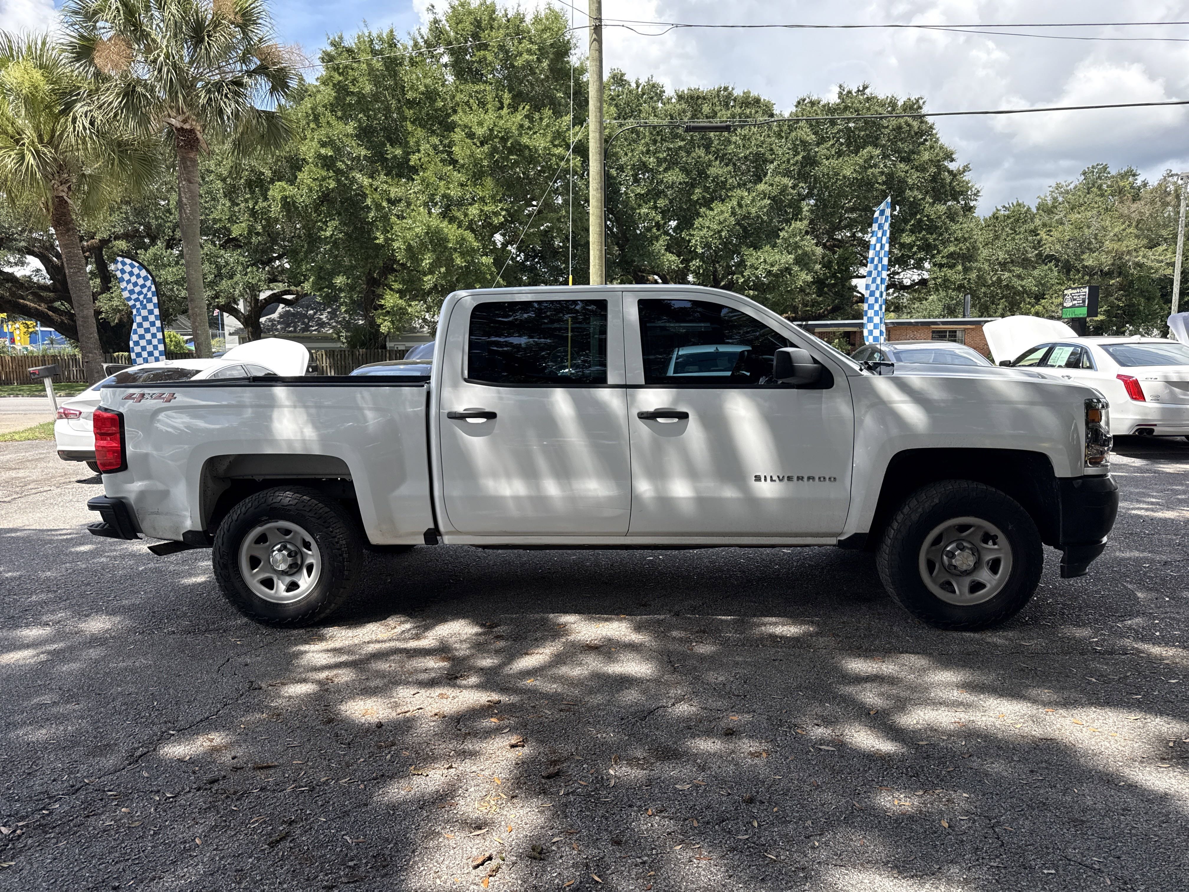 Used 2018 Chevrolet Silverado 1500 W/T w/ Trailering Package image 6