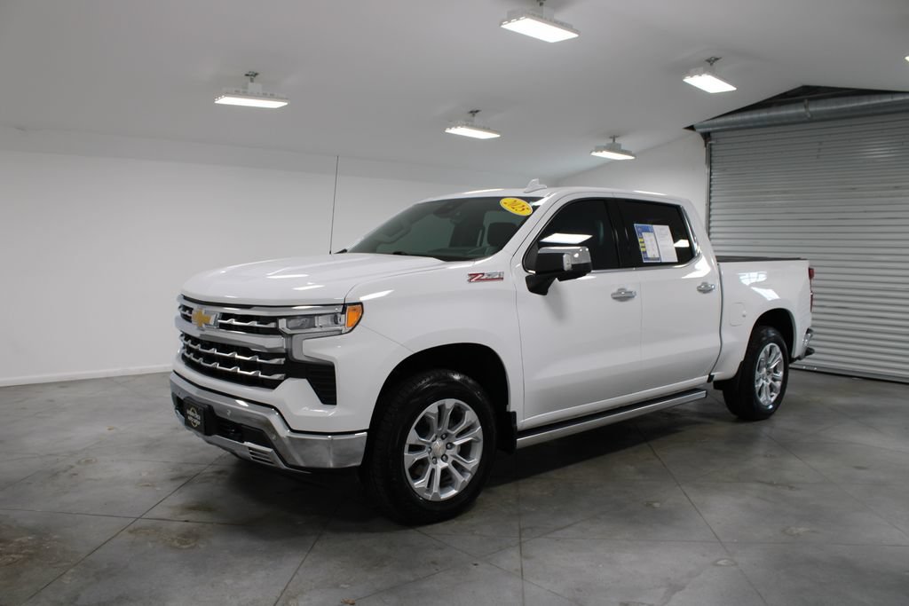 Used 2025 Chevrolet Silverado 1500 LTZ w/ LTZ Premium Package AWD/4WD image 4
