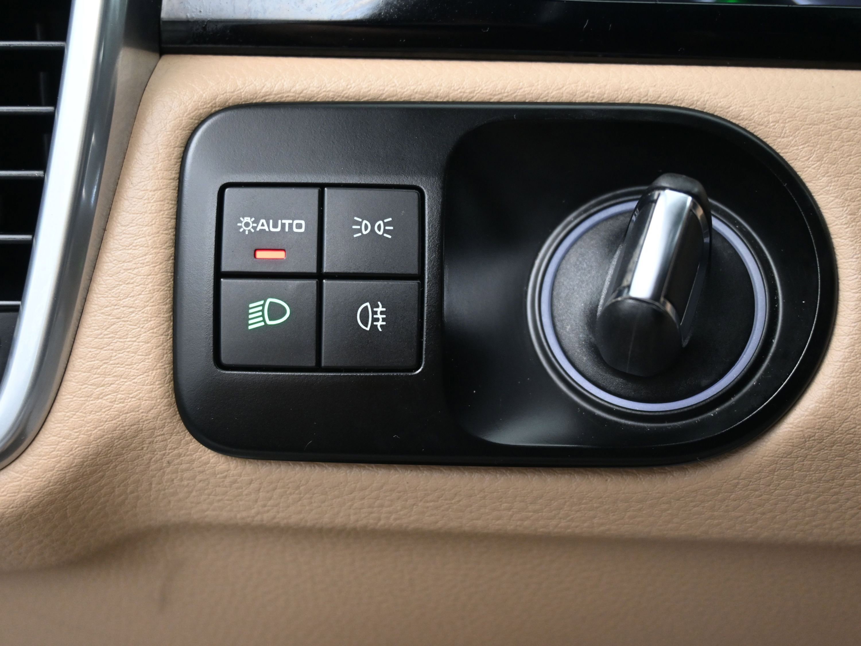 Used 2022 Porsche Cayenne image 26