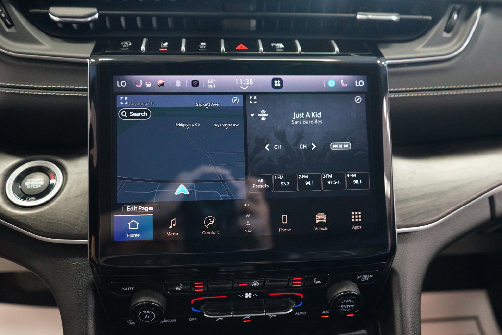 Used 2023 Jeep Grand Cherokee Limited AWD/4WD image 35
