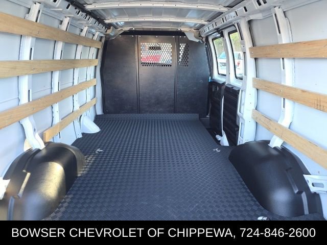 Used 2024 GMC Savana 2500 w/ Driver Convenience Package image 10