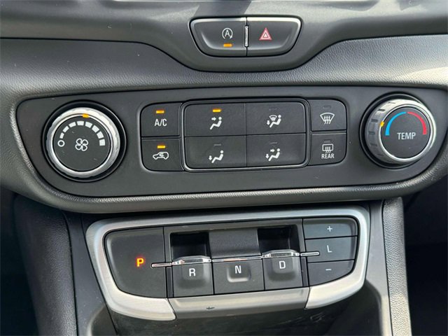 Used 2022 GMC Terrain SLE w/ Elevation Edition image 28