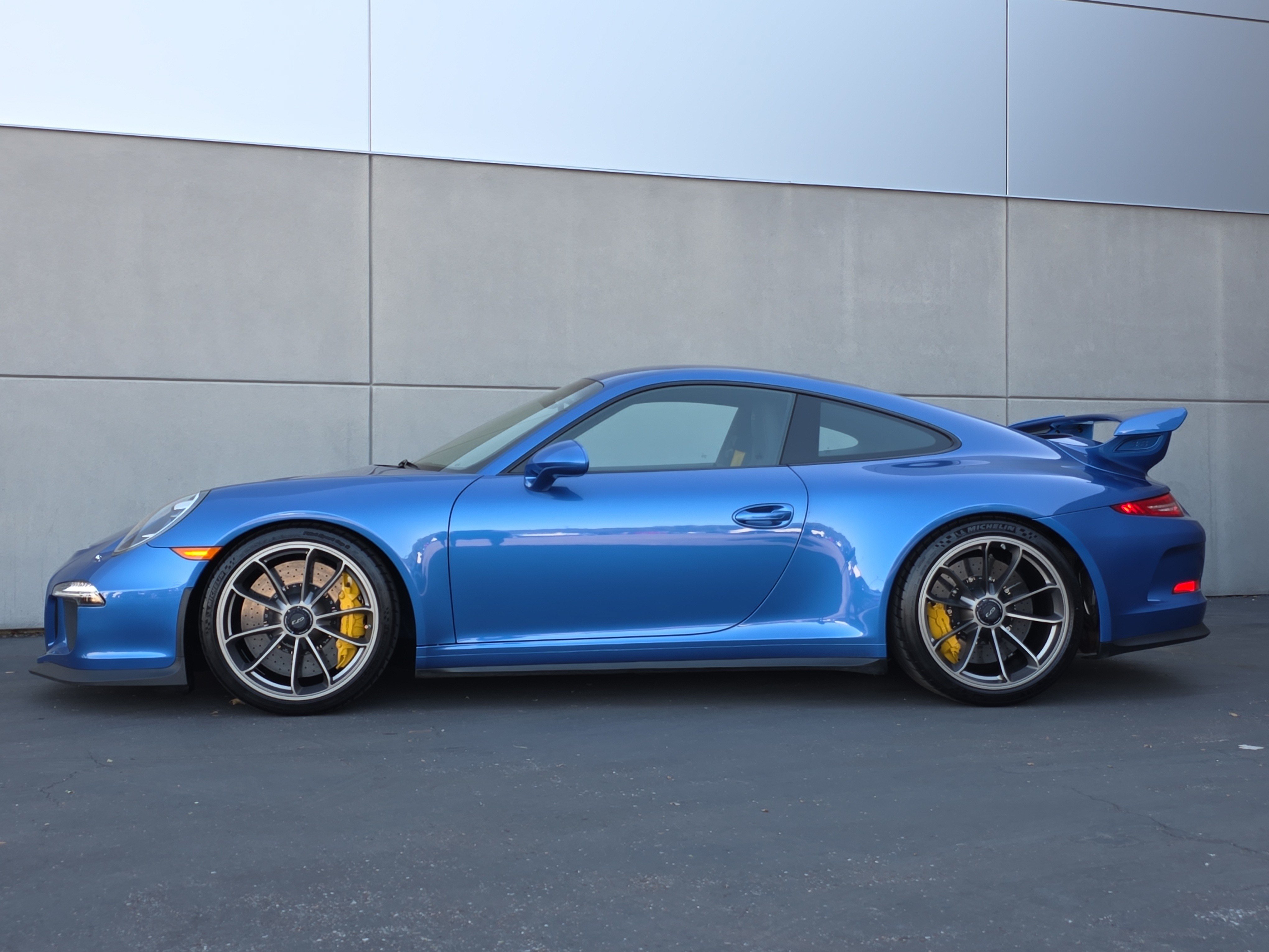 Certified 2015 Porsche 911 GT3 RWD image 2