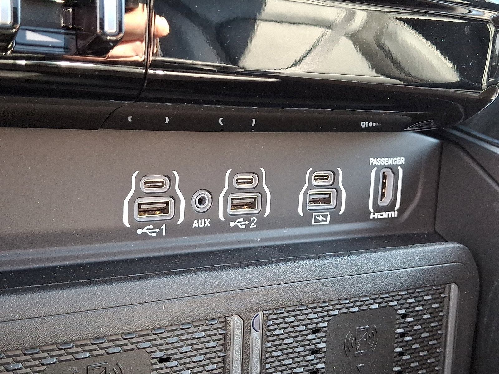 Used 2026 RAM 1500 Laramie w/ Night Edition image 24