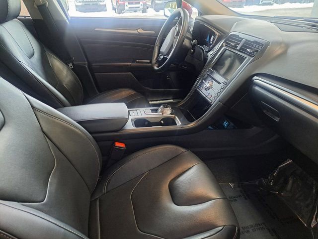 Used 2020 Ford Fusion Titanium image 13