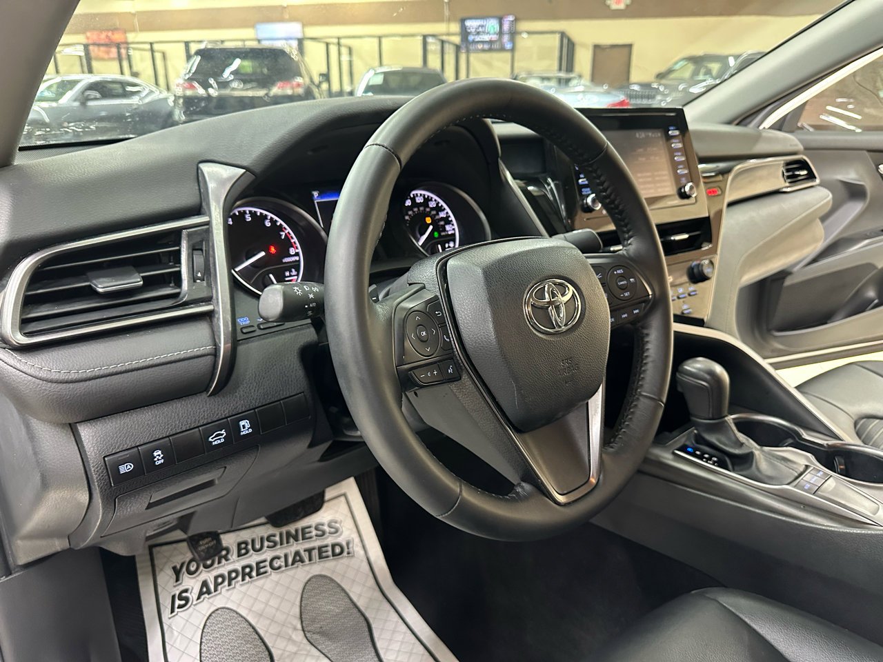 Used 2023 Toyota Camry SE image 17