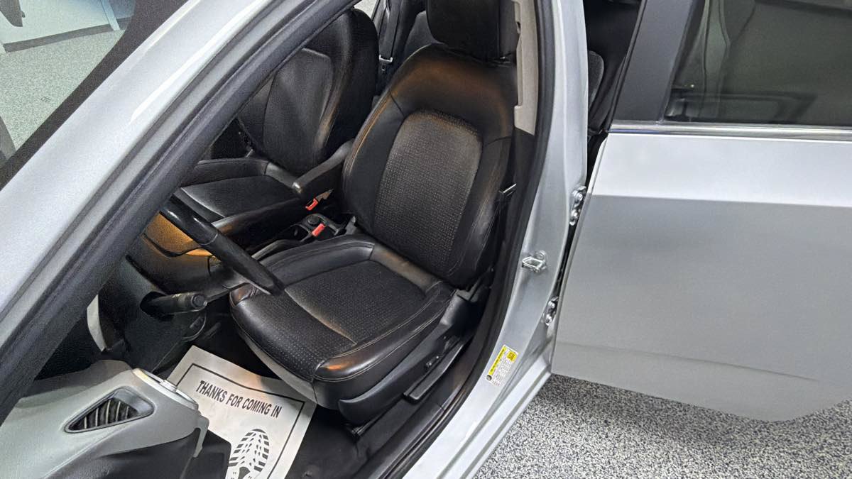 Used 2017 Chevrolet Sonic Premier FWD image 12