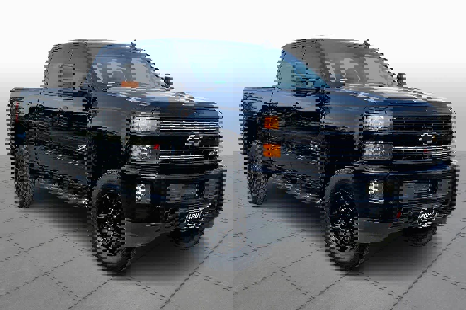 Used 2017 Chevrolet Silverado 2500 LTZ w/ Midnight Edition image 2