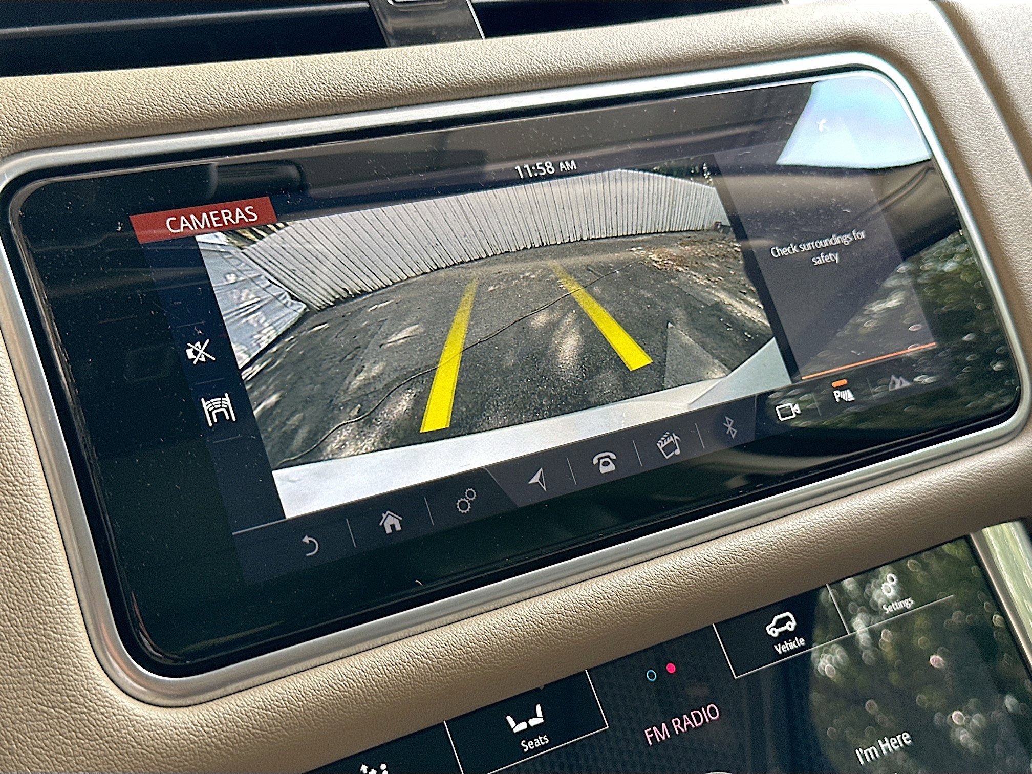 Used 2020 Land Rover Range Rover Sport HSE image 13