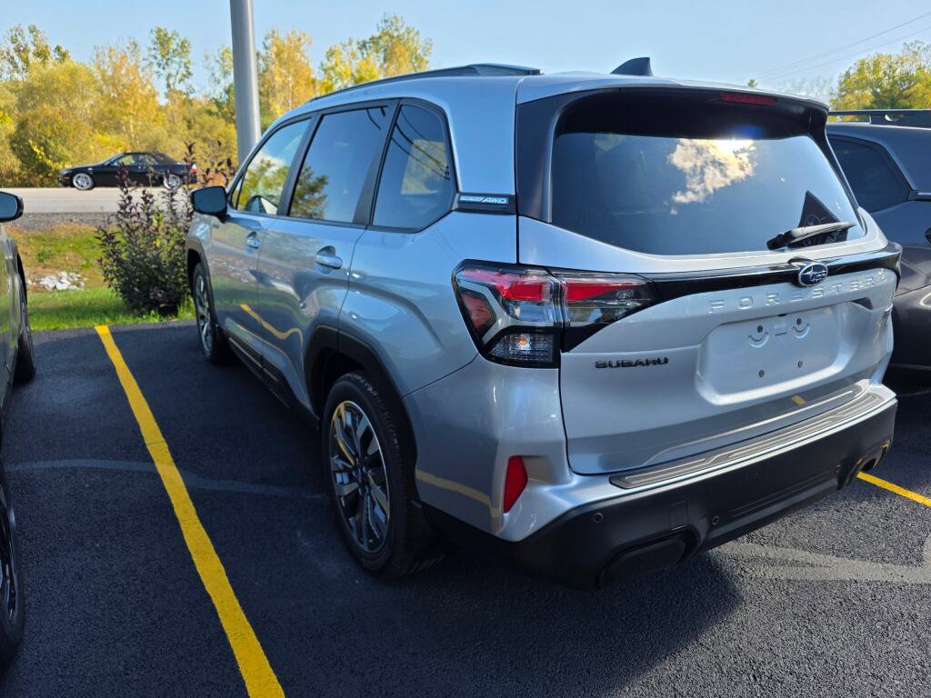New 2025 Subaru Forester Touring image 6