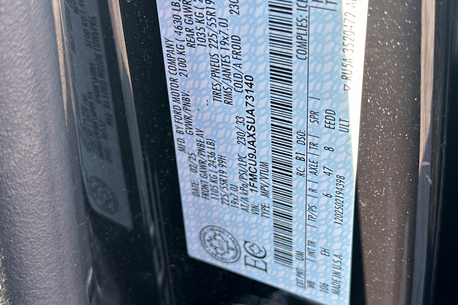 Used 2025 Ford Escape Platinum AWD/4WD image 28