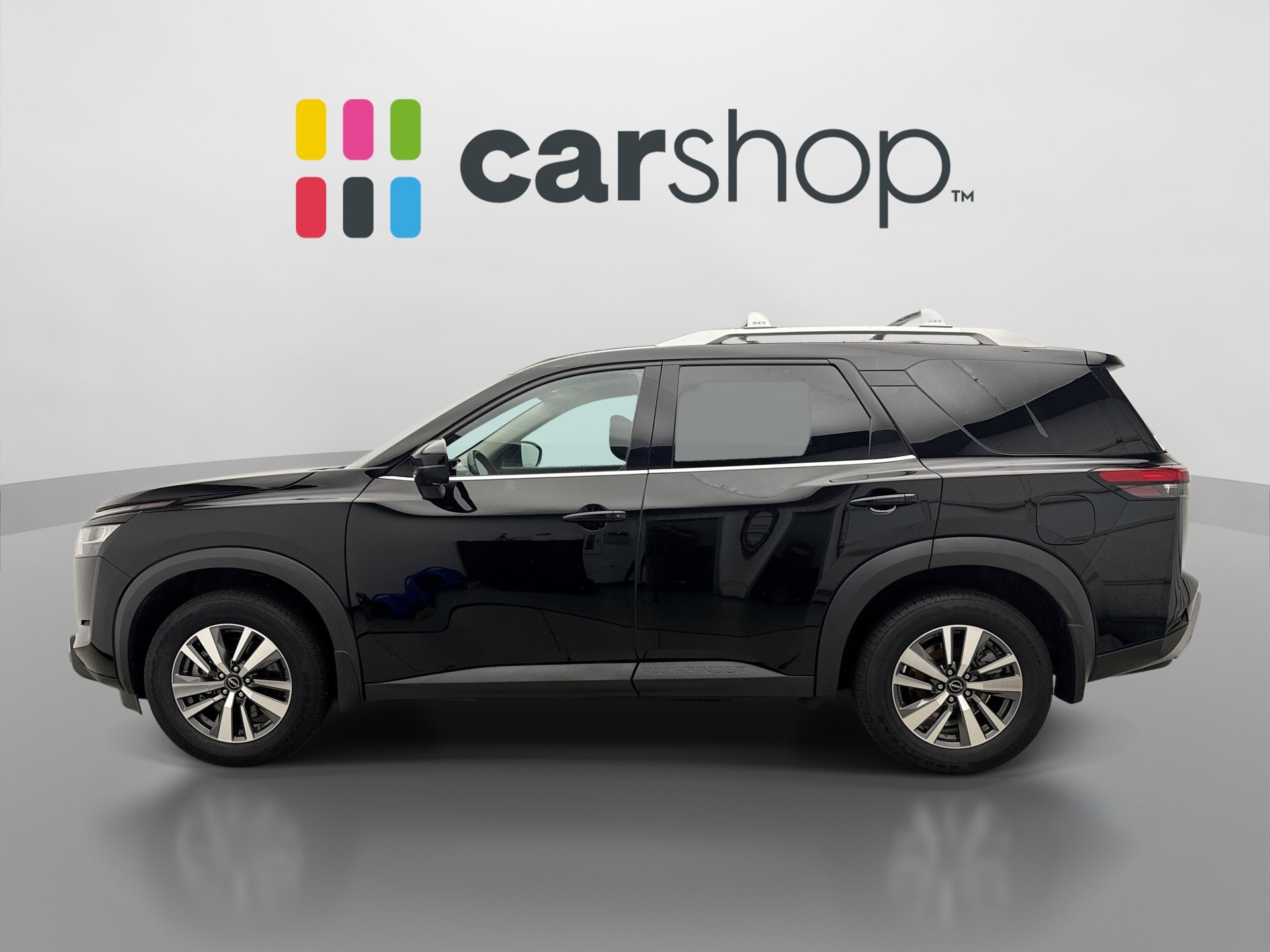 Used 2024 Nissan Pathfinder SL w/ Black Appearance Package AWD/4WD image 2