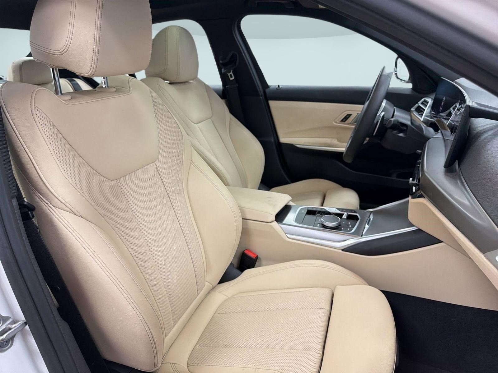 Certified 2025 BMW 330i xDrive Sedan AWD/4WD image 30