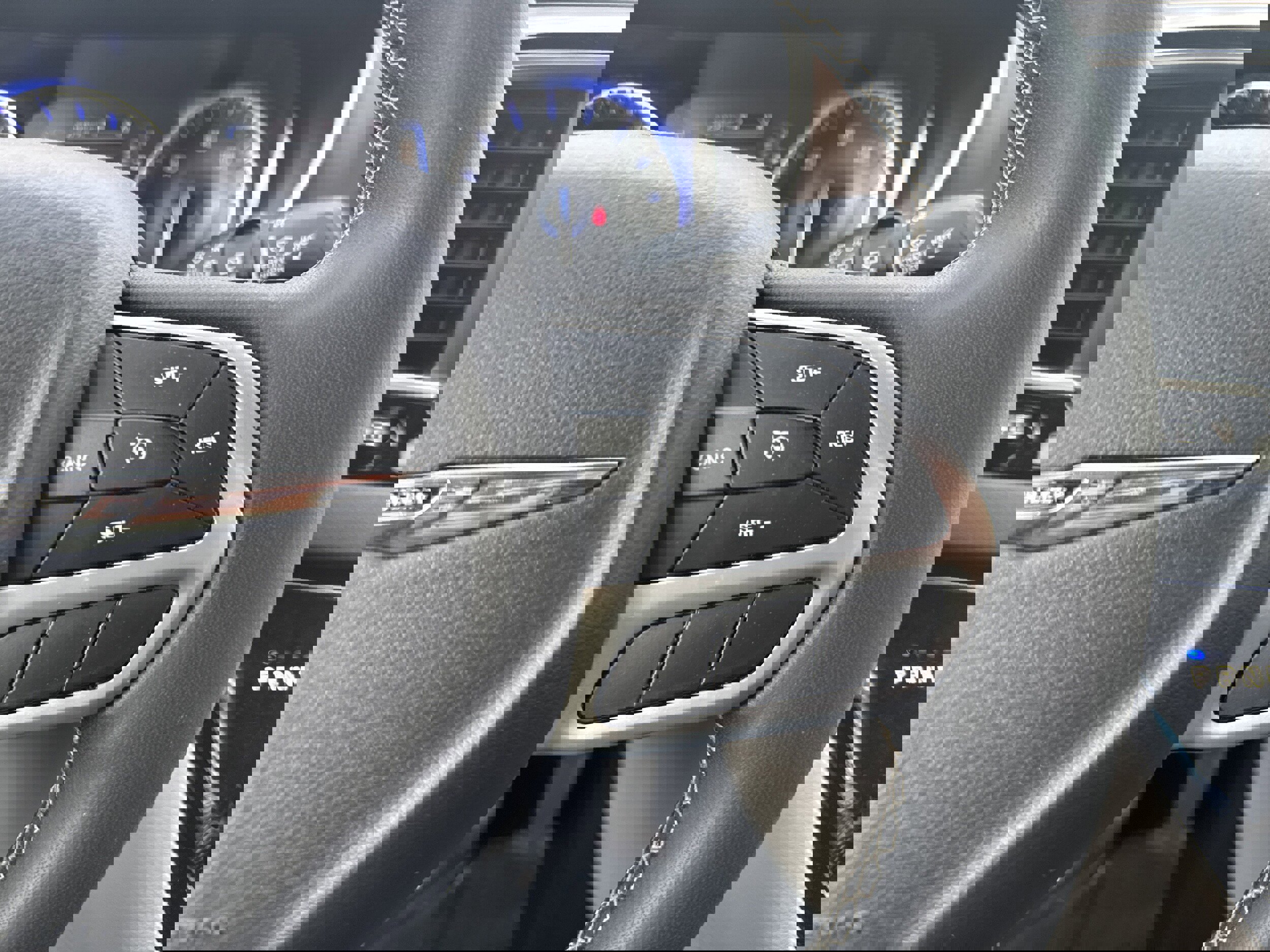 Used 2023 Chrysler Voyager LX image 22