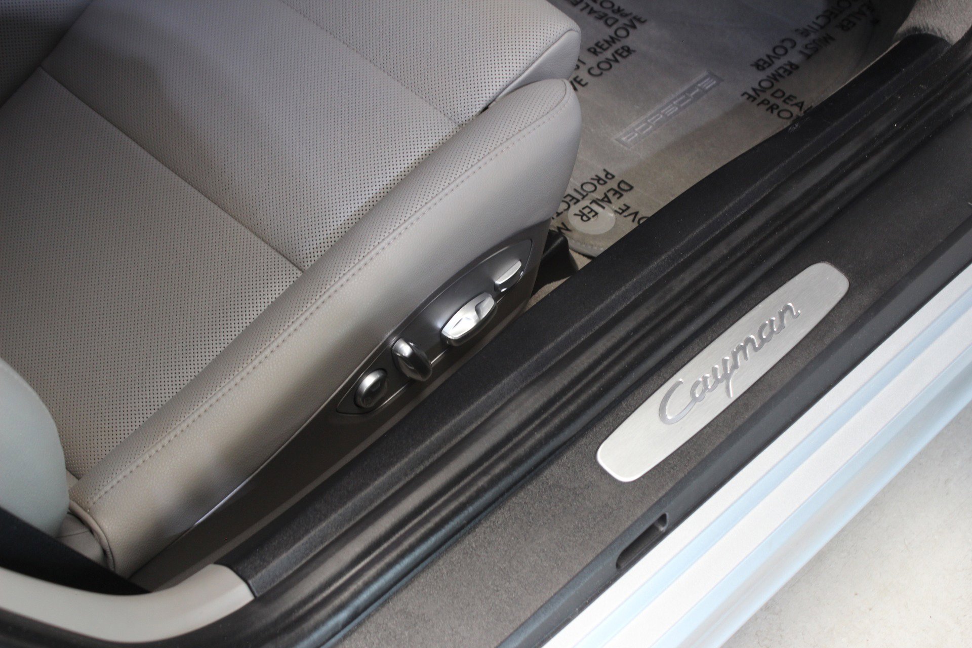 Used 2015 Porsche Cayman RWD image 42