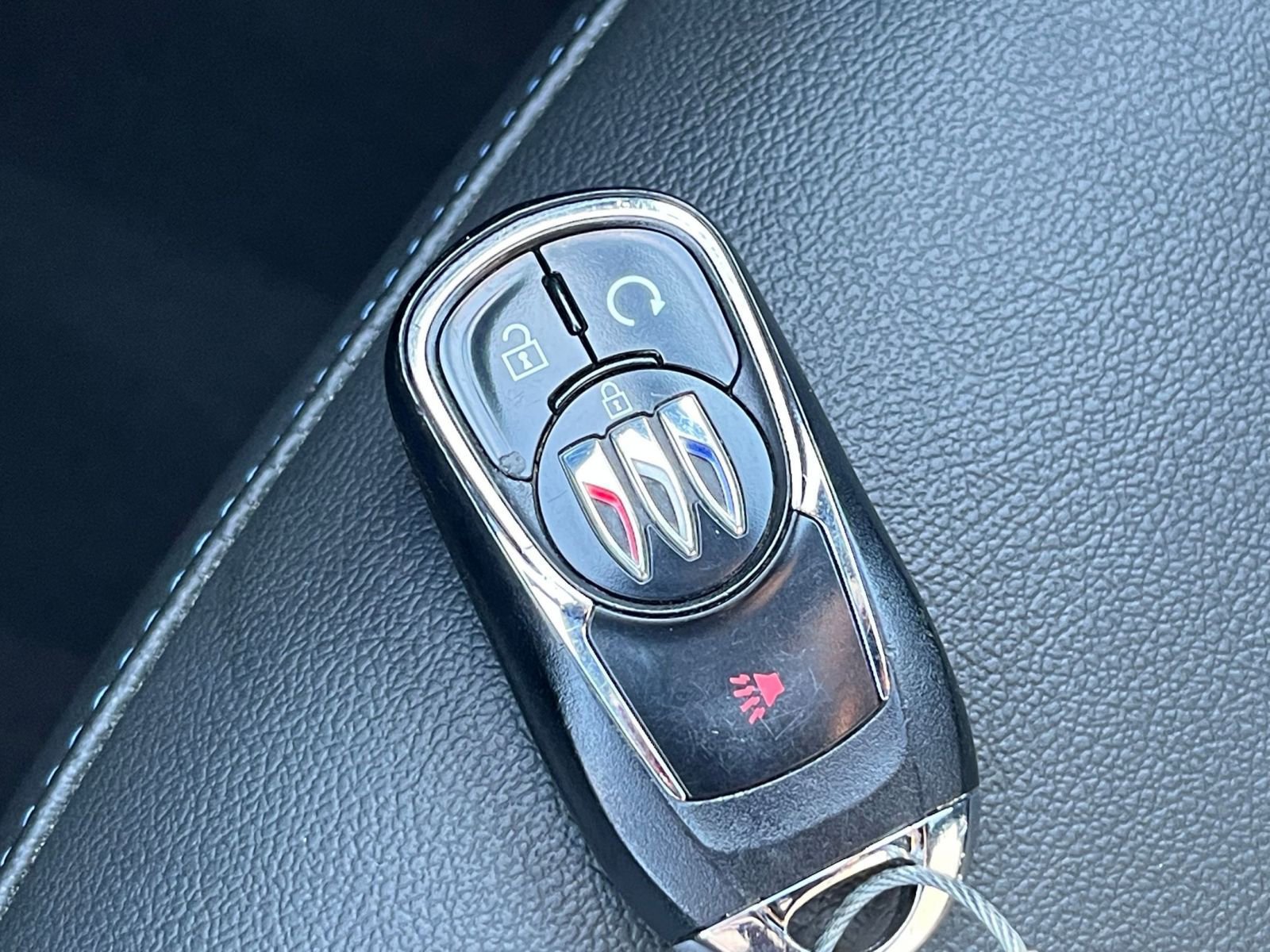 Used 2025 Buick Envista Sport Touring image 23