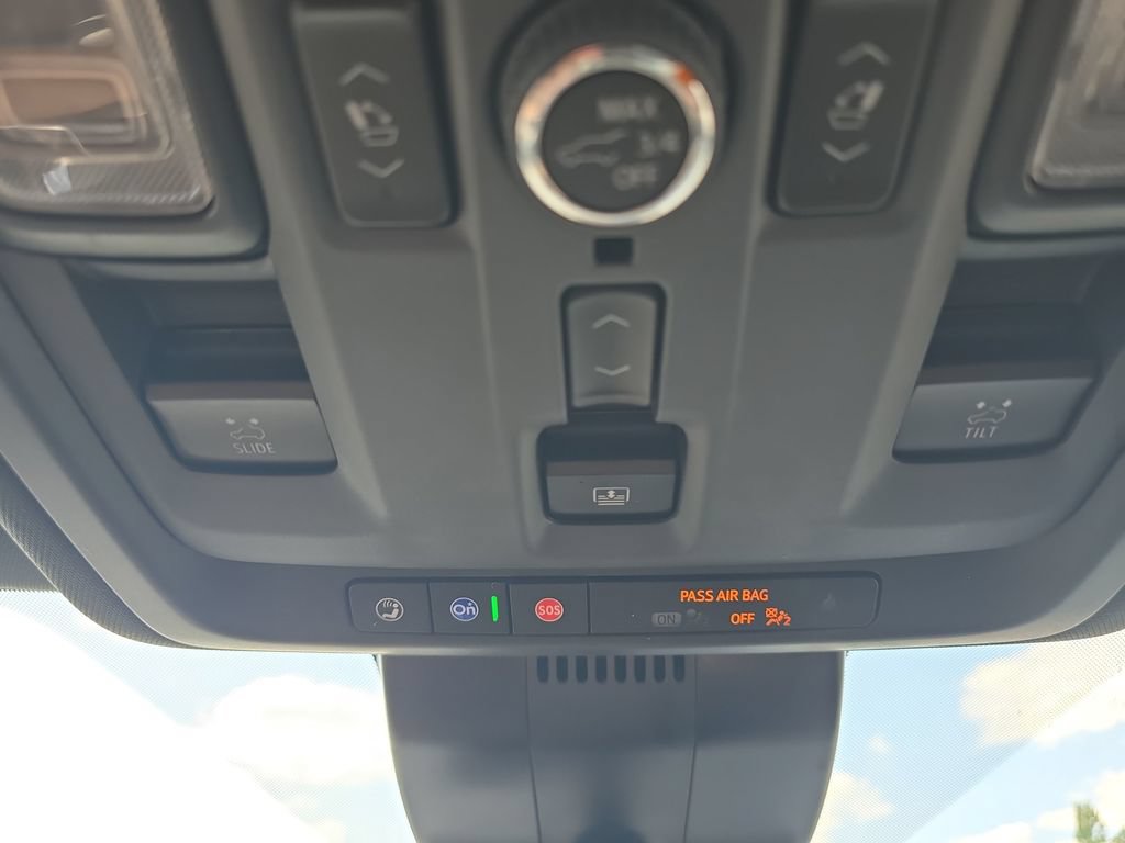 Used 2025 Chevrolet Tahoe High Country AWD/4WD image 43
