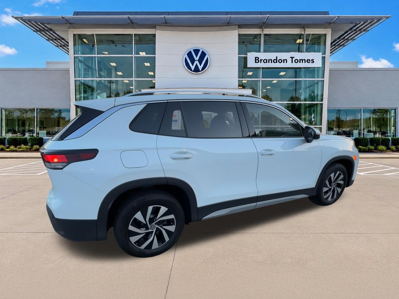 New 2026 Volkswagen Tiguan S FWD image 9