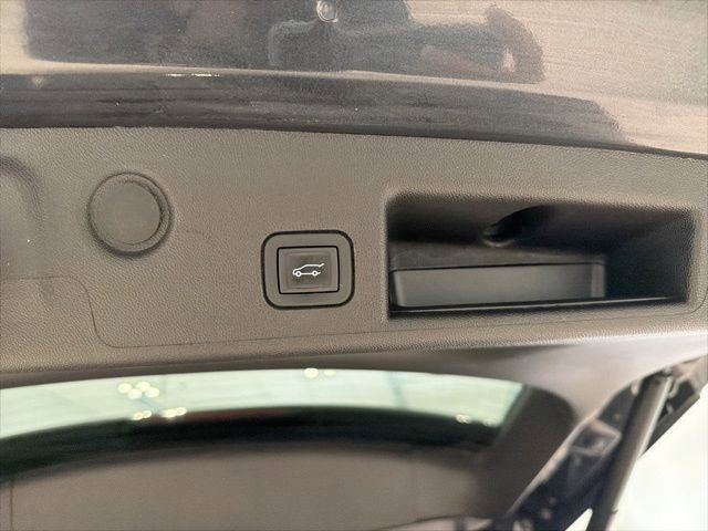 Certified 2023 Chevrolet Equinox LT FWD image 10