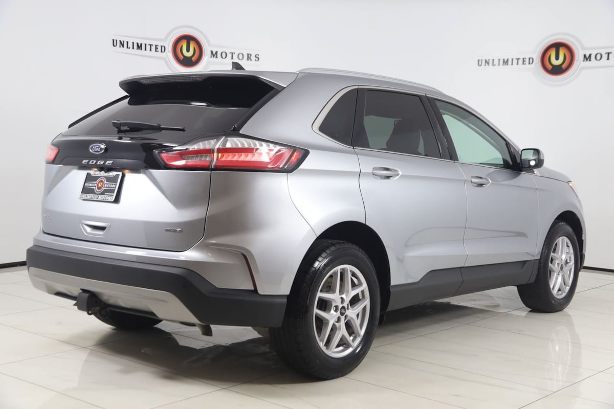 Used 2024 Ford Edge SEL w/ Convenience Package AWD/4WD image 3