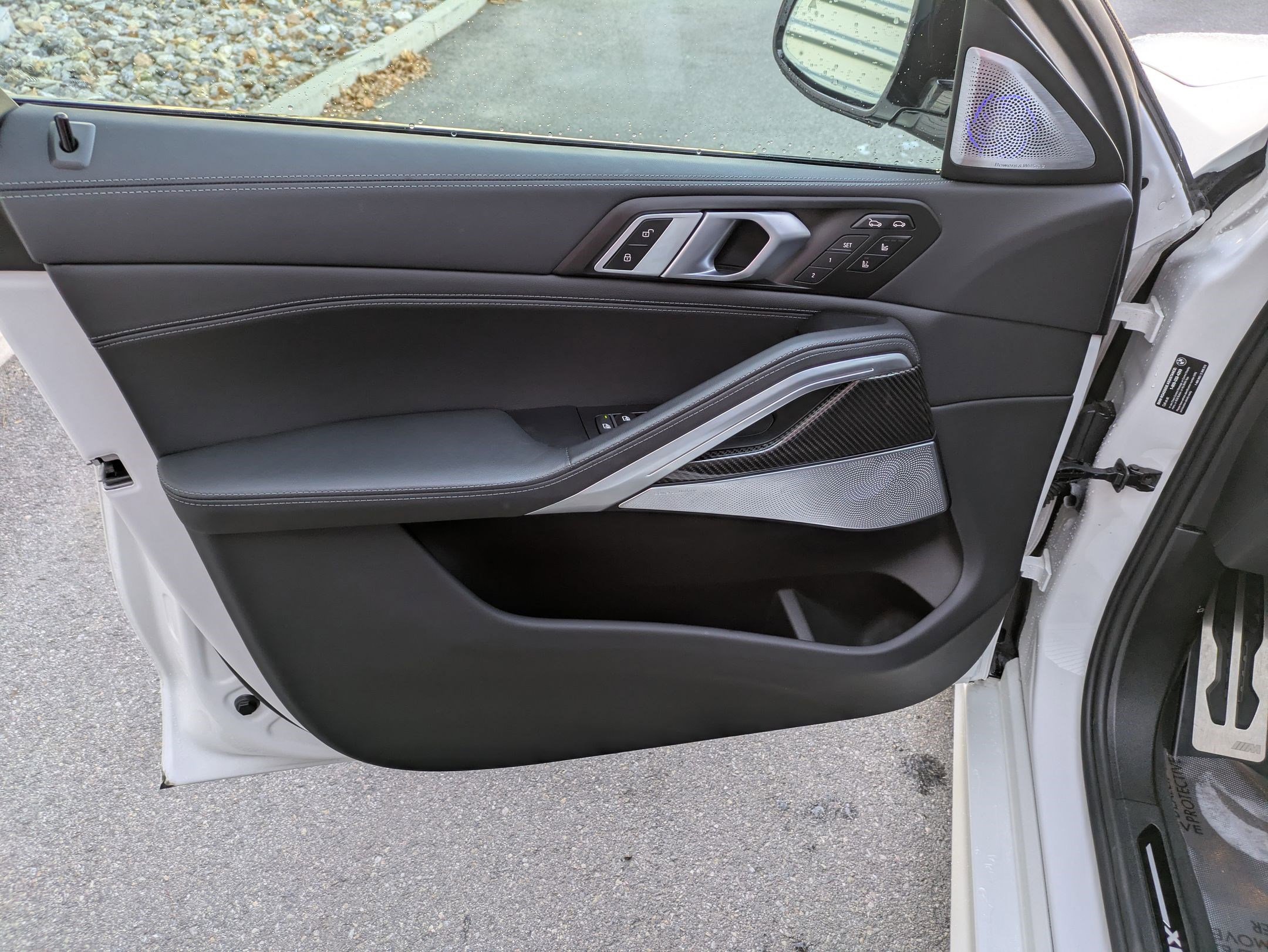 Used 2025 BMW X6 M Competition w/ Executive Package image 13