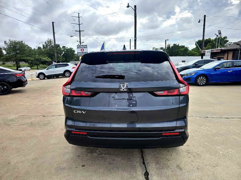 Used 2024 Honda CR-V LX image 5