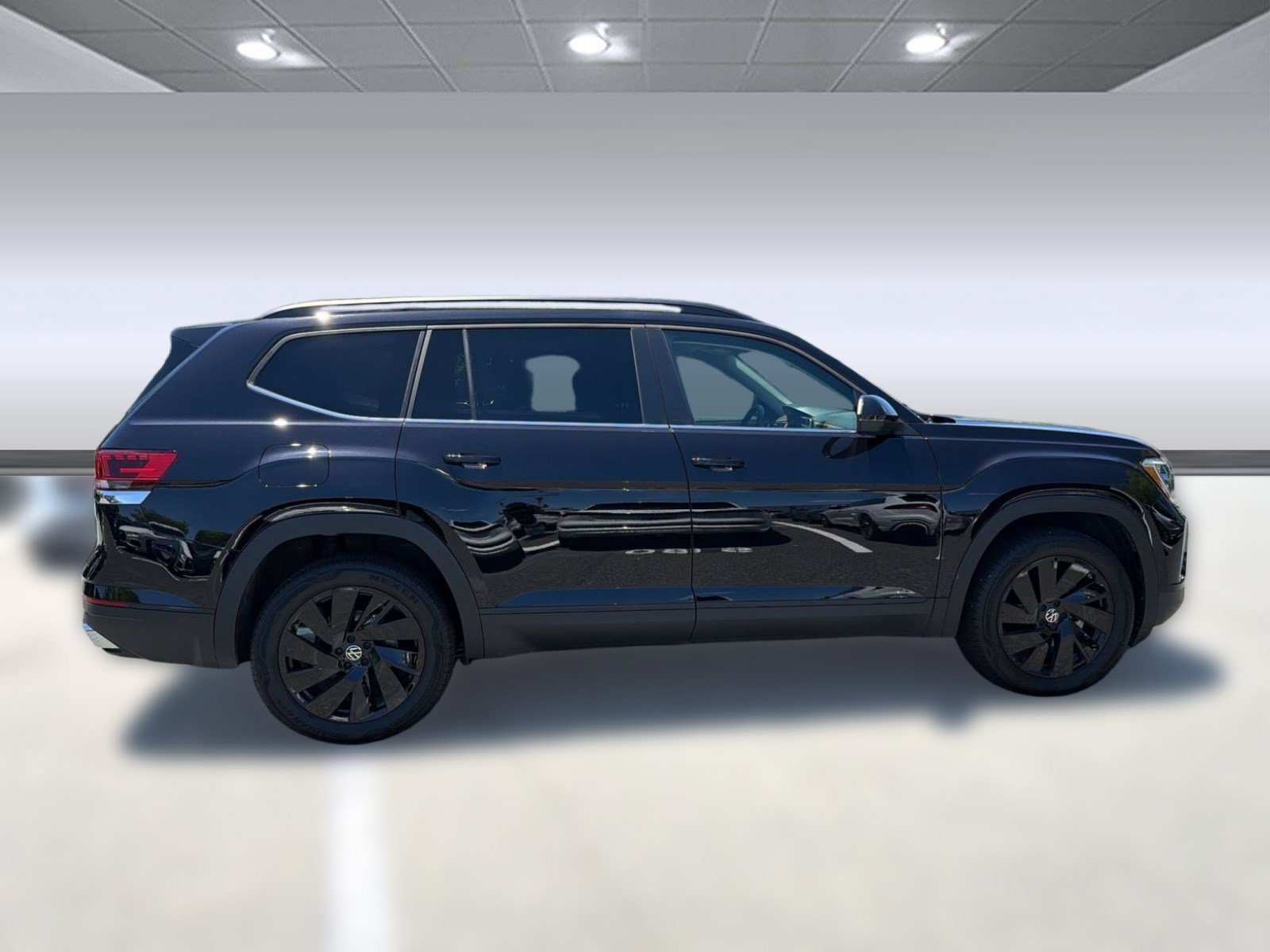 Used 2026 Volkswagen Atlas SE w/ Black Wheel Package AWD/4WD image 8