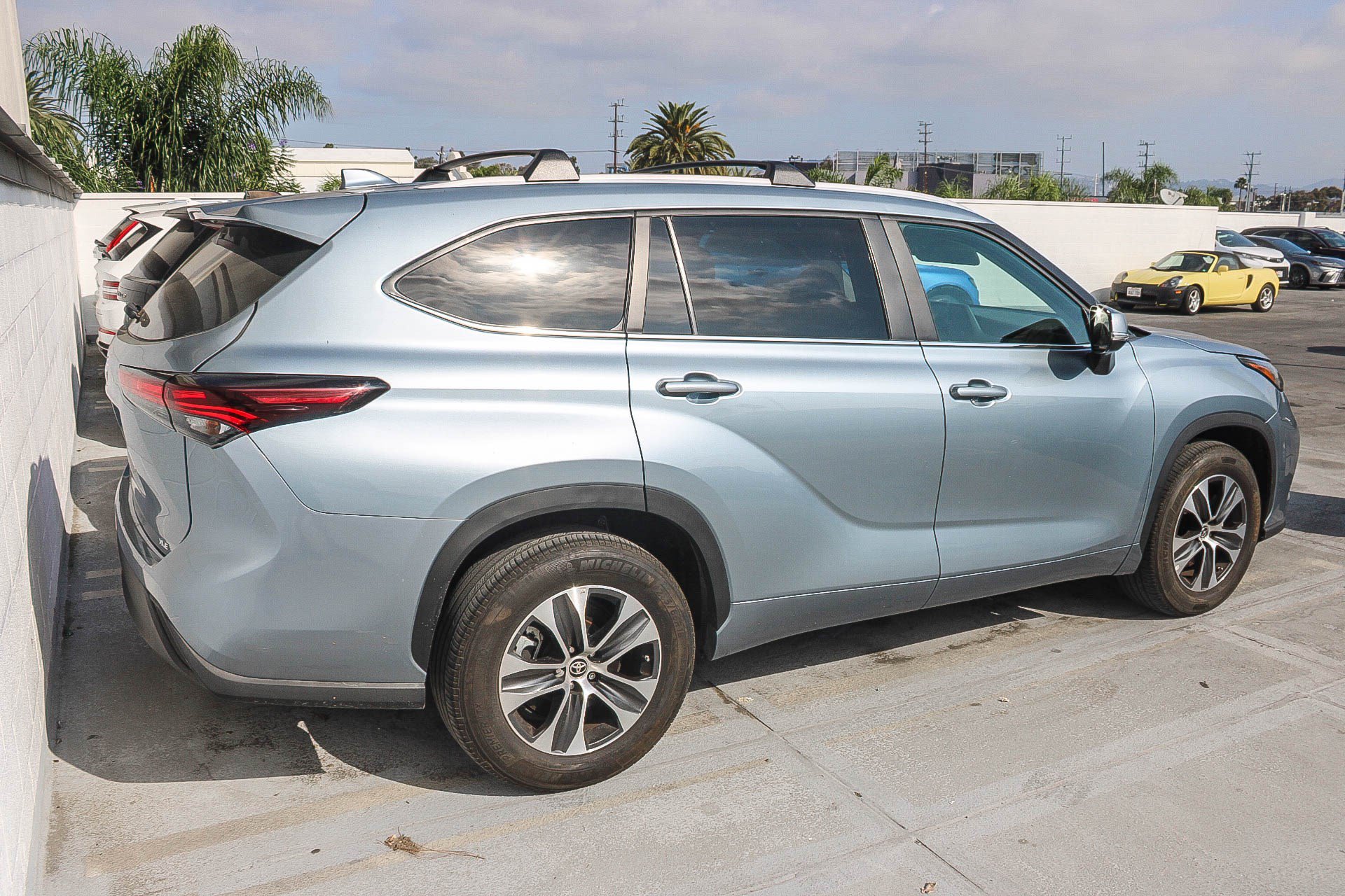 Used 2024 Toyota Highlander XLE FWD image 14