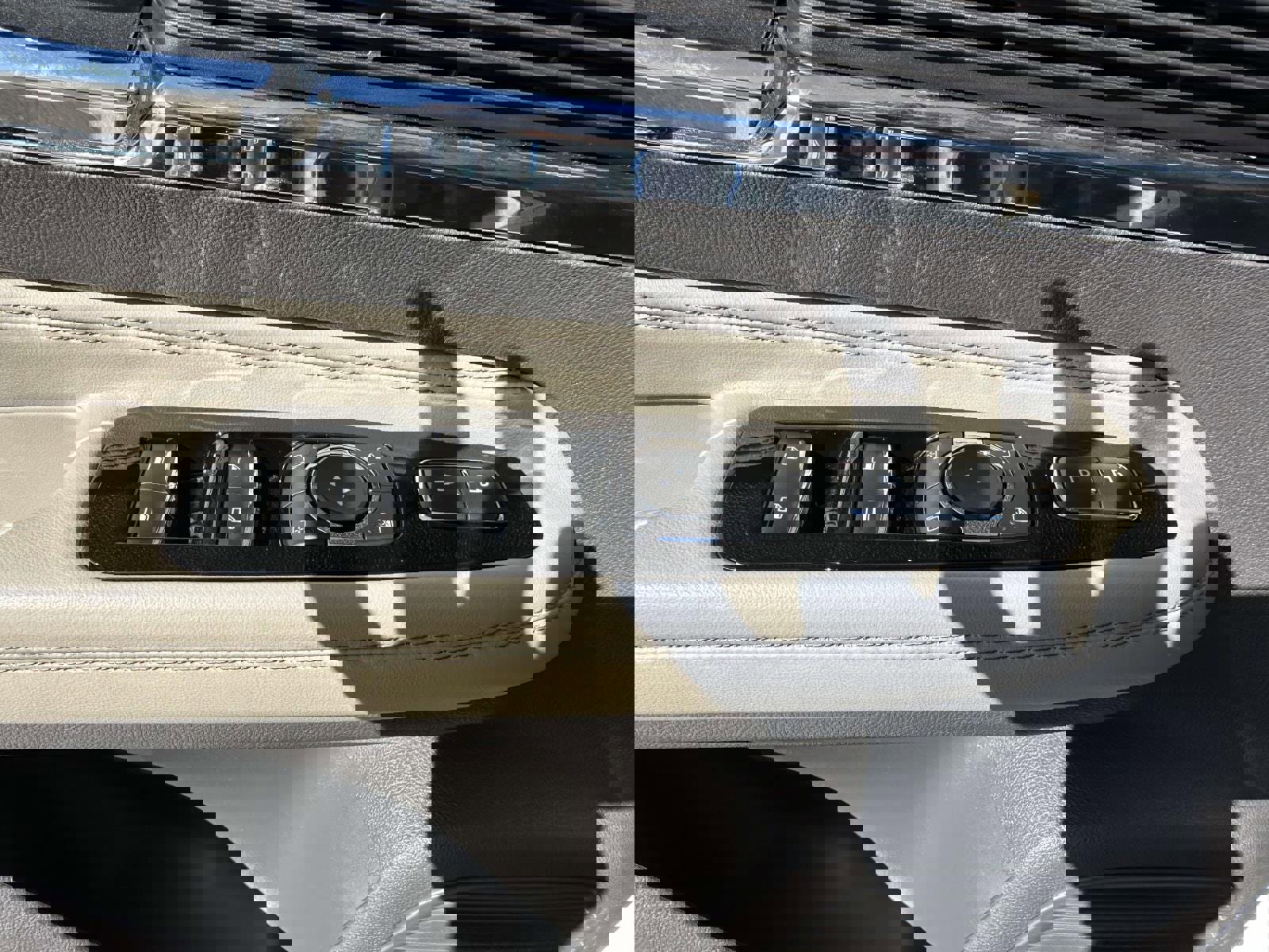 Used 2022 Lincoln Corsair AWD w/ Equipment Group 101A image 31