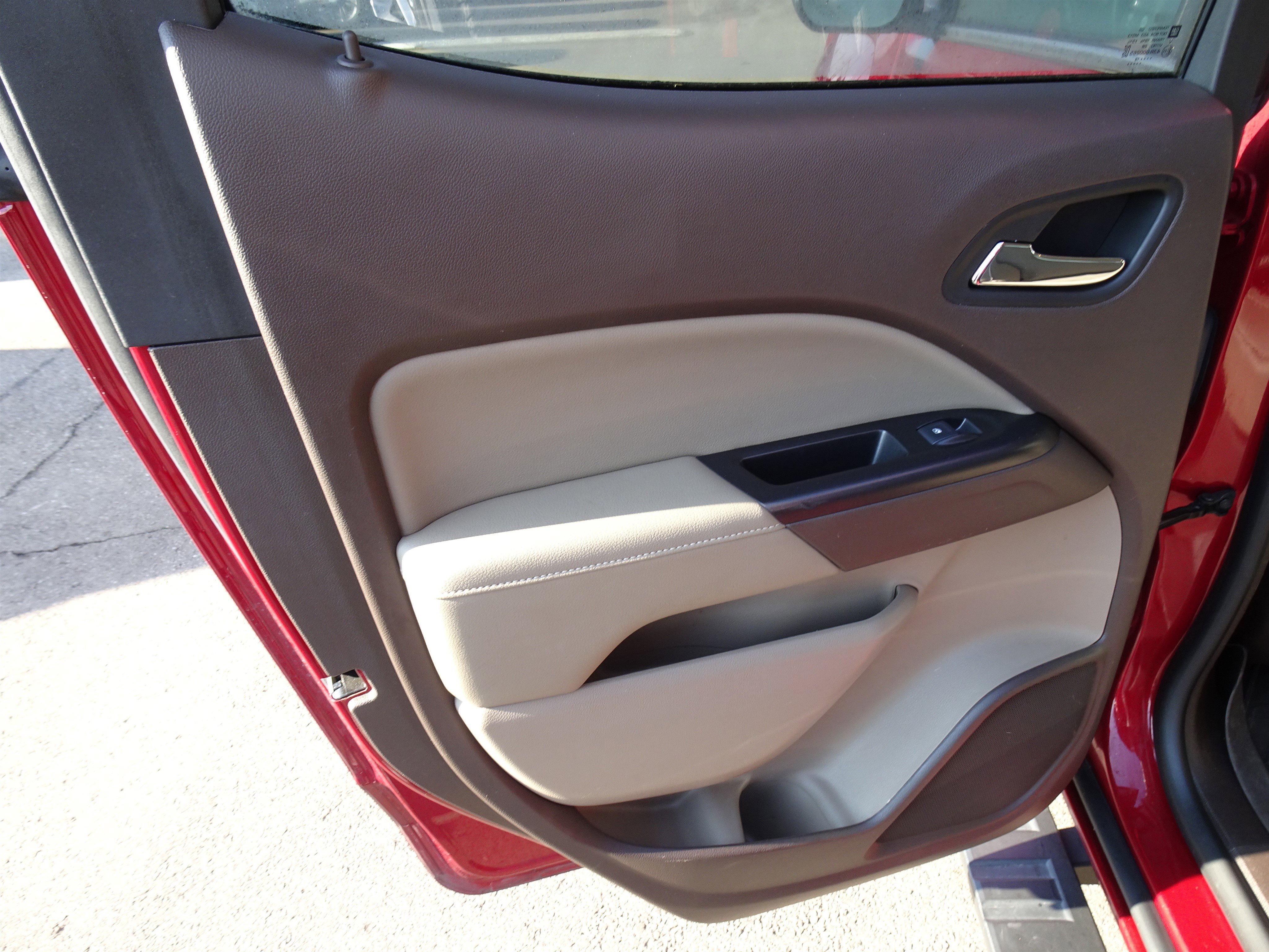 Used 2019 GMC Canyon SLT w/ Driver Alert Package image 16